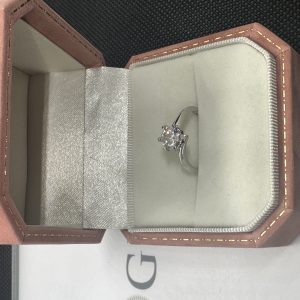 天然ダイヤモンド1.01ct Au750（ちよつばき）