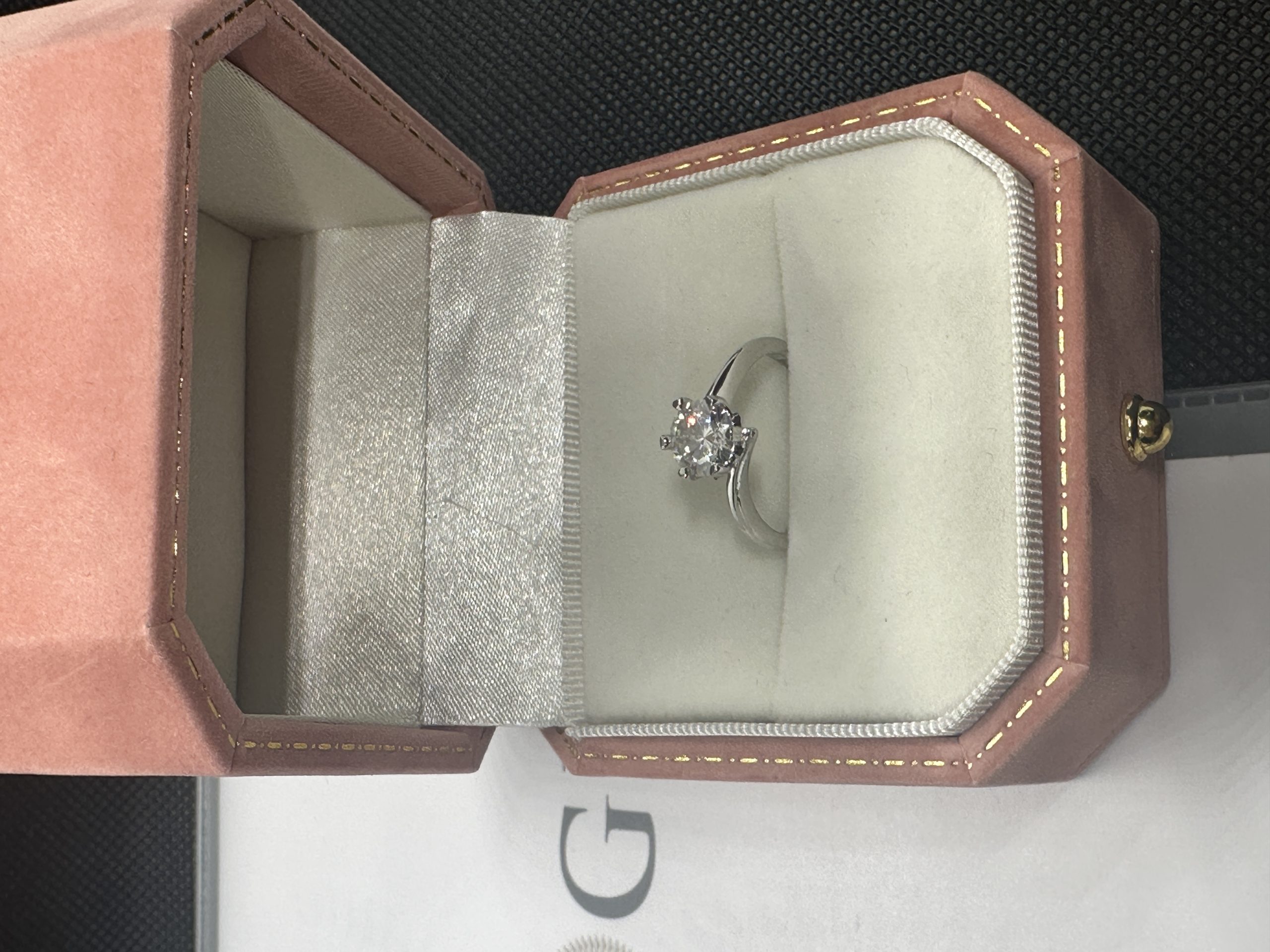 天然ダイヤモンド1.01ct Au750（ちよつばき）