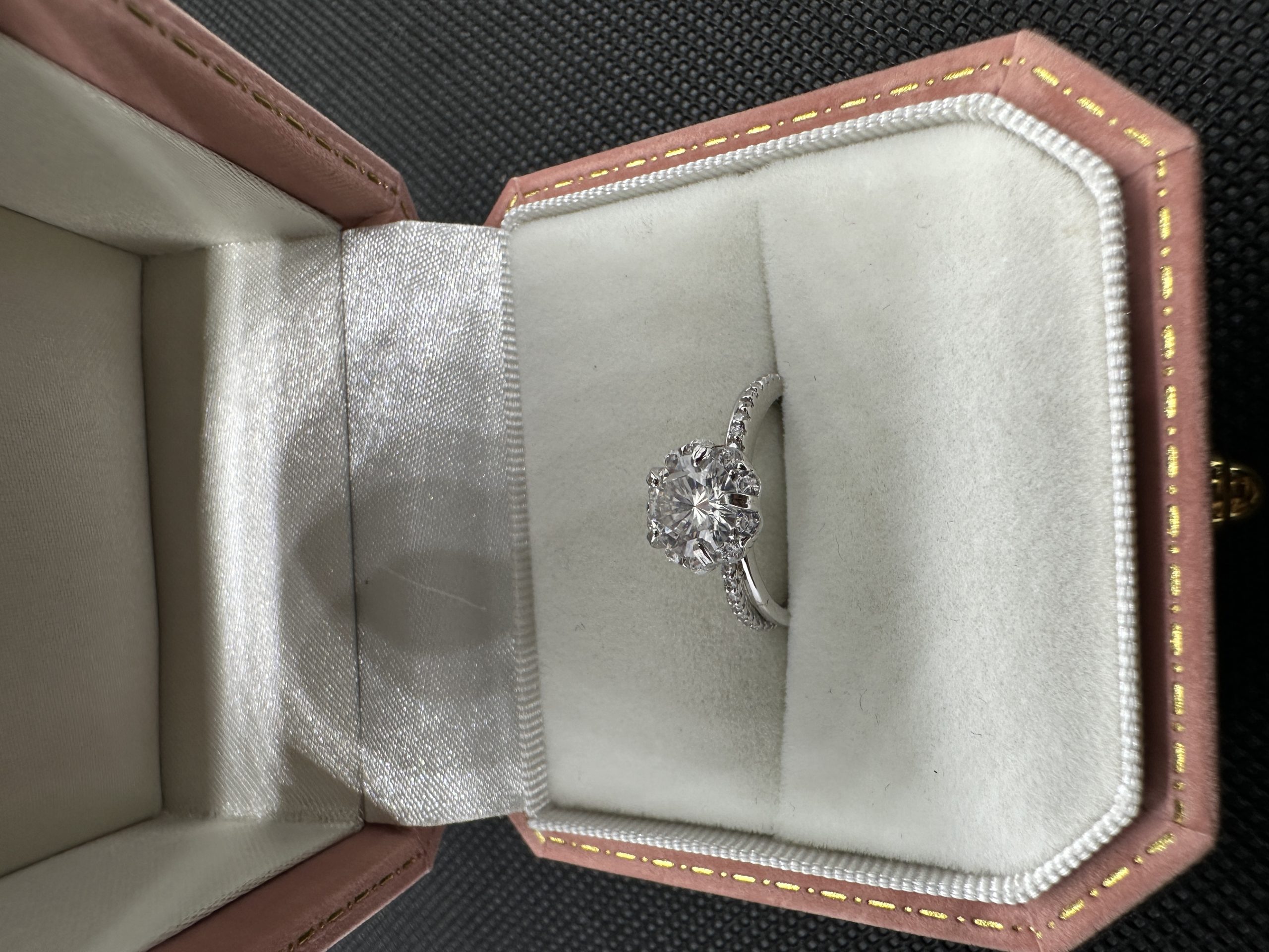 天然ダイヤモンド1.01ct Au750（つくよみ）