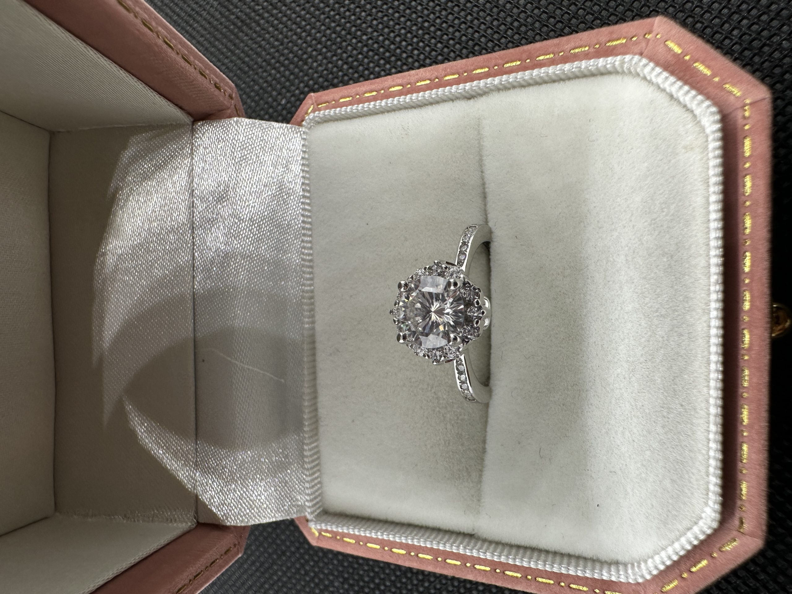 天然ダイヤモンド1.01ct Au750（つららのなみだ）