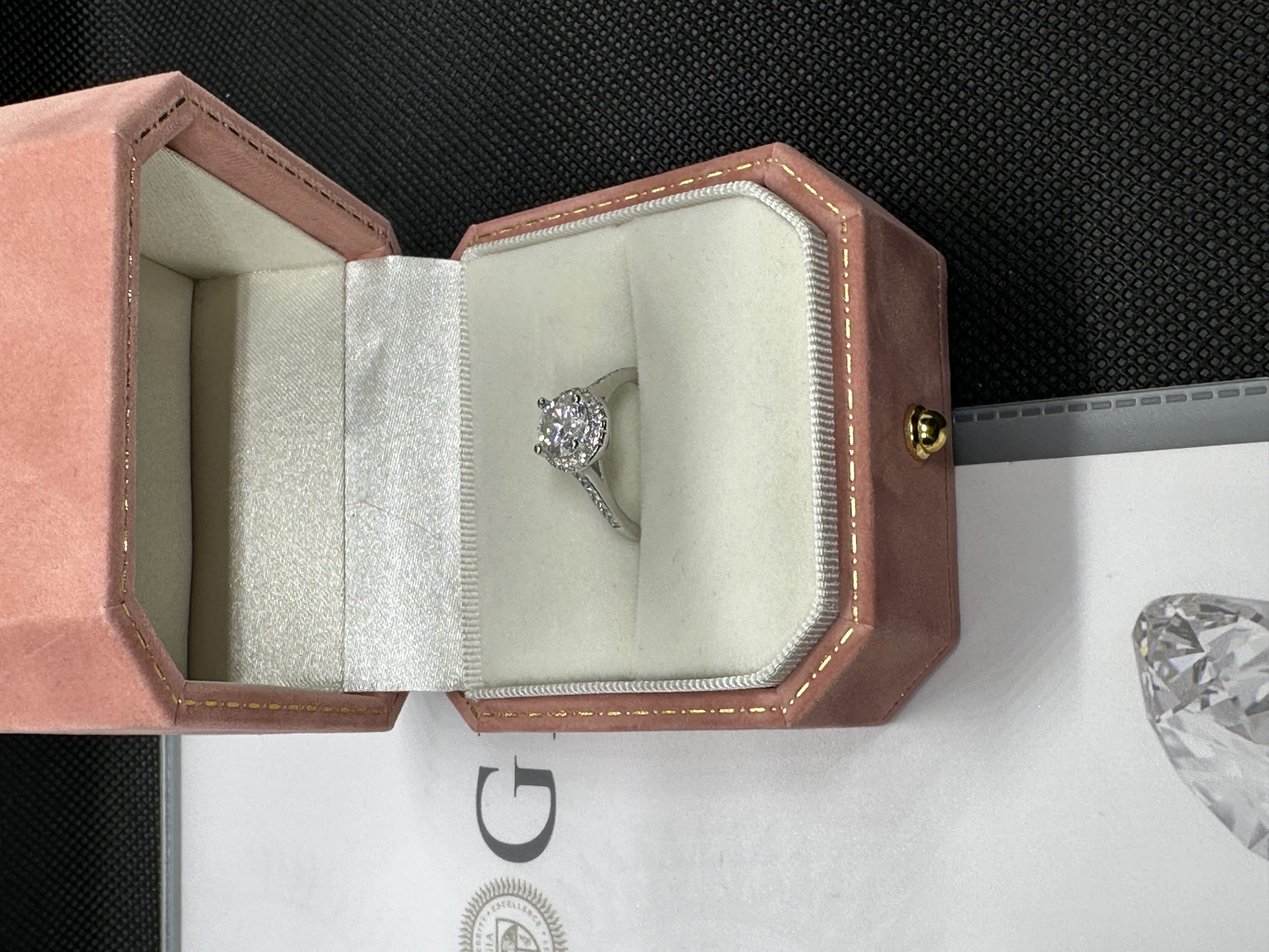 天然ダイヤモンド1.01ct Au750（かげろうのちかい）