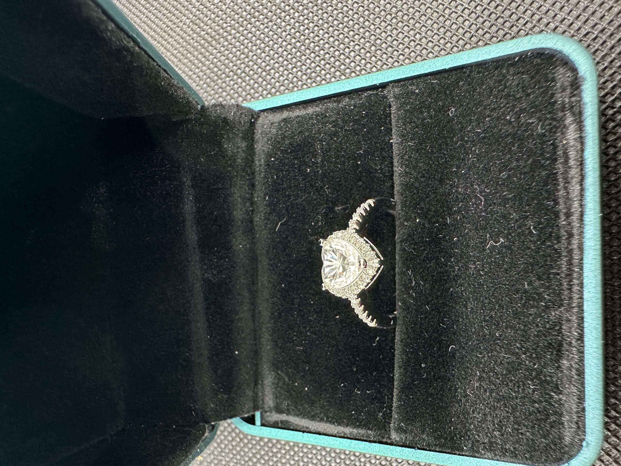 ダイヤの指輪 プラチナ ダイヤ 指輪 天然ダイヤモンド1.01ct GIA証明書 AU750指輪