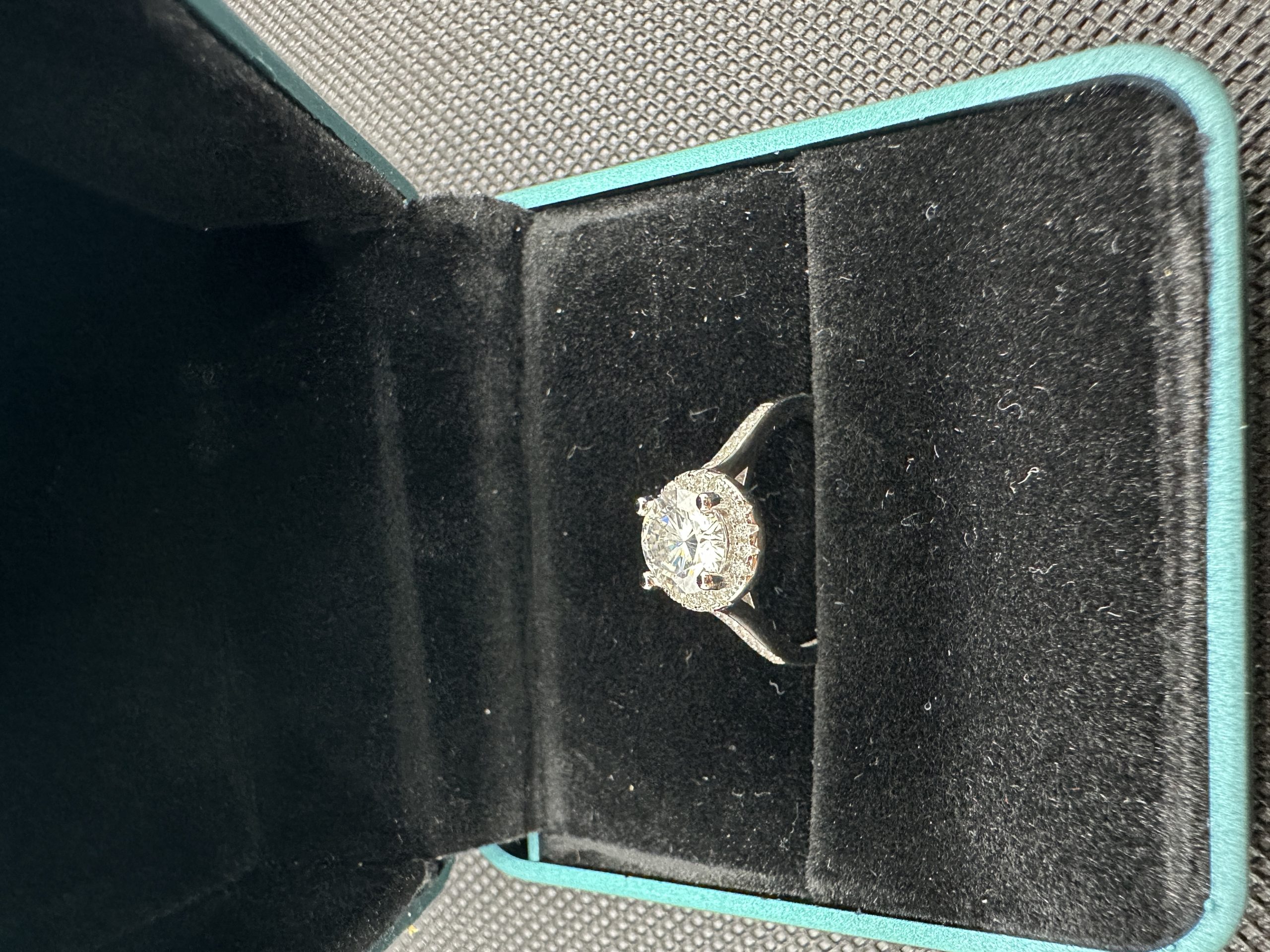 ダイヤの指輪 鑑定 書 ダイヤ 天然ダイヤモンド1.01ct GIA証明書 AU750指輪