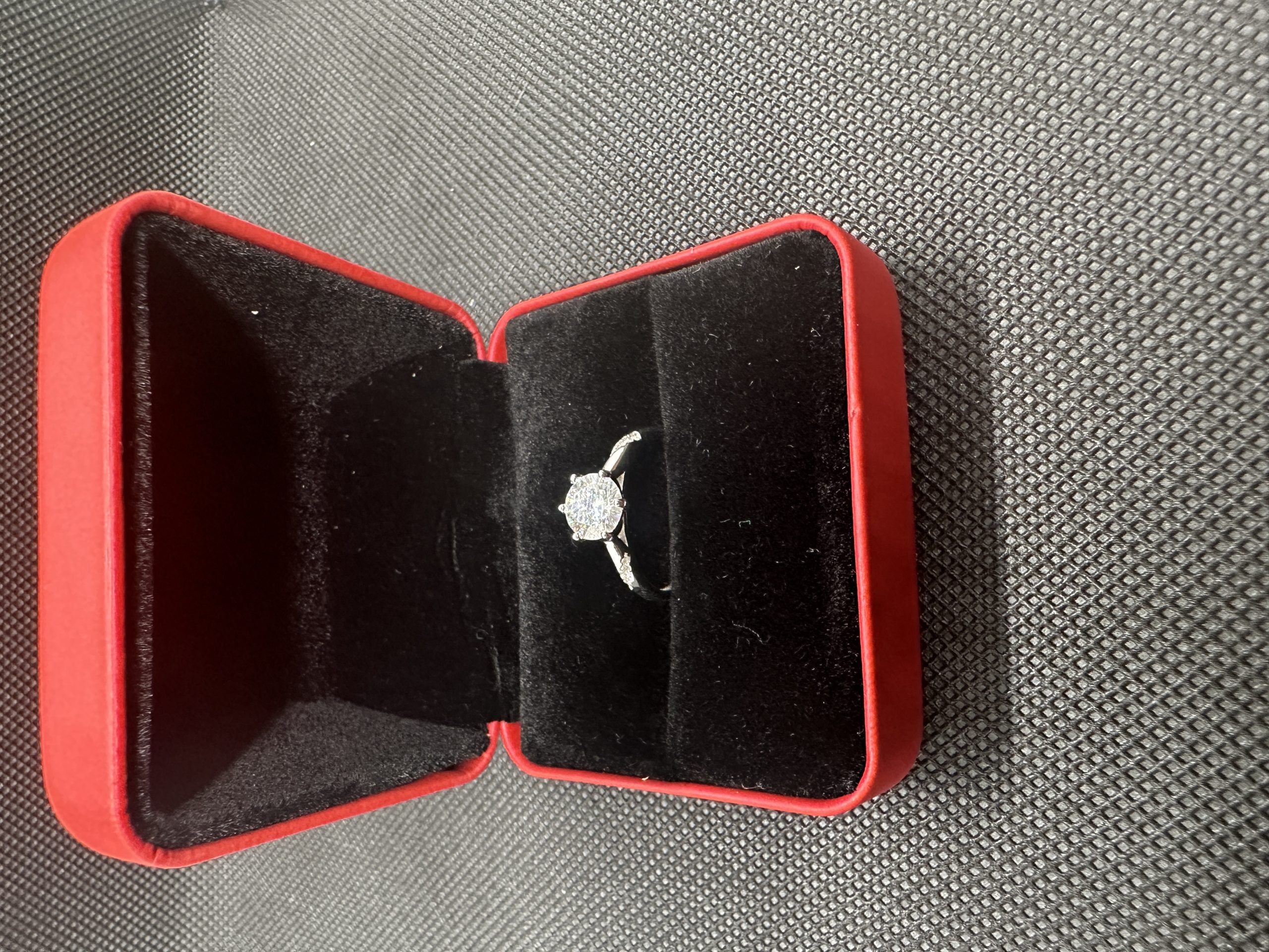 ダイヤの指輪 ハッピー ダイヤモンド 天然ダイヤモンド1.01ct GIA証明書 AU750指輪