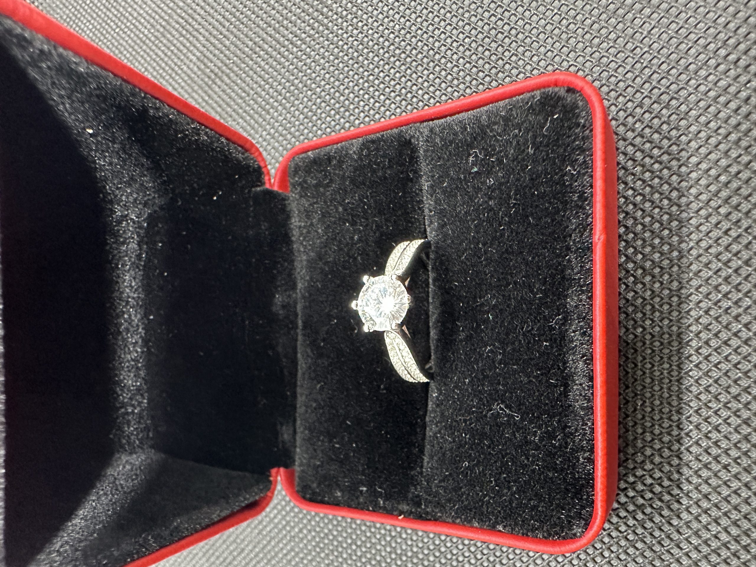 ダイヤの指輪 カシケイ ジュエリー 天然ダイヤモンド1.01ct GIA証明書 AU750指輪