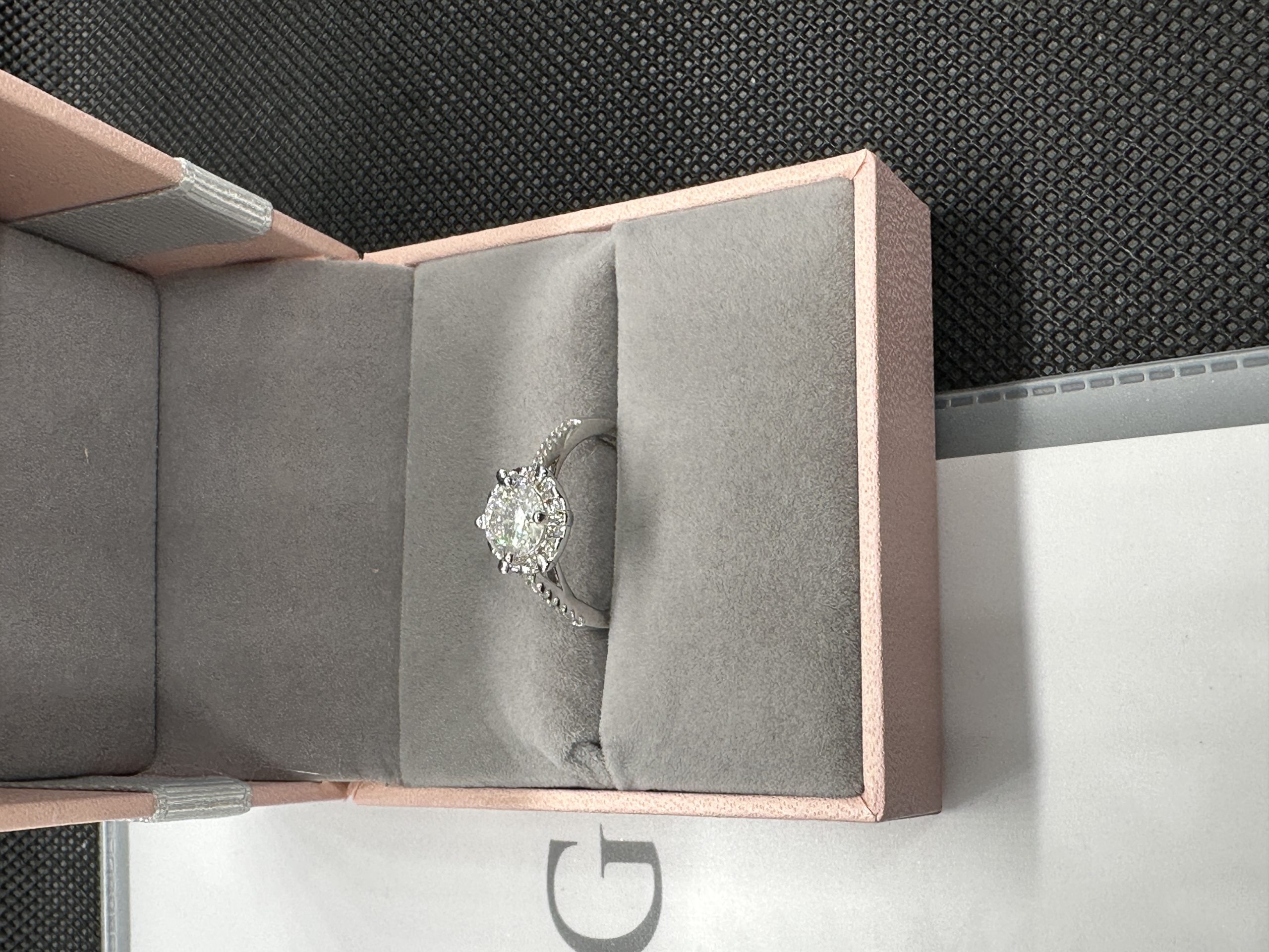 ダイヤの指輪 ダイヤモンド 1 カラット 天然ダイヤモンド1.01ct GIA鑑定書 AU750指輪