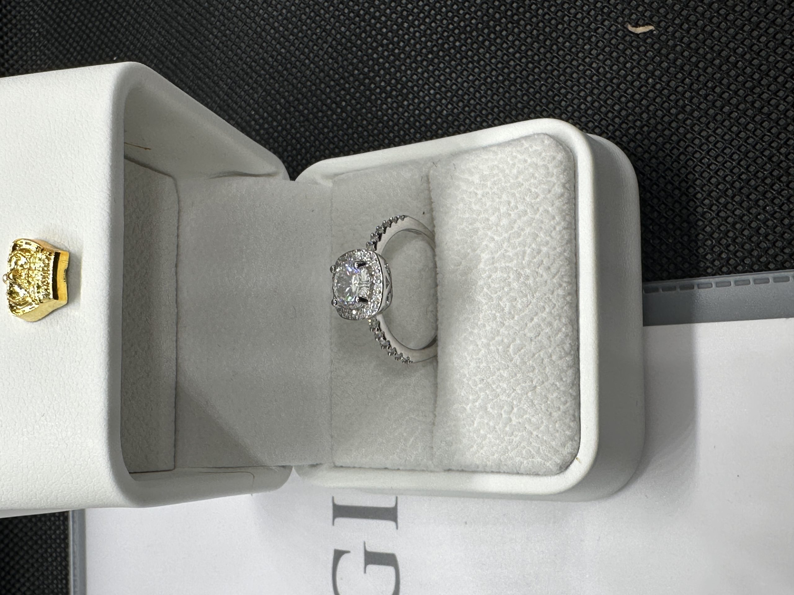 ダイヤの指輪 ダイヤモンド 指輪 天然ダイヤモンド1.01ct GIA鑑定書 AU750指輪