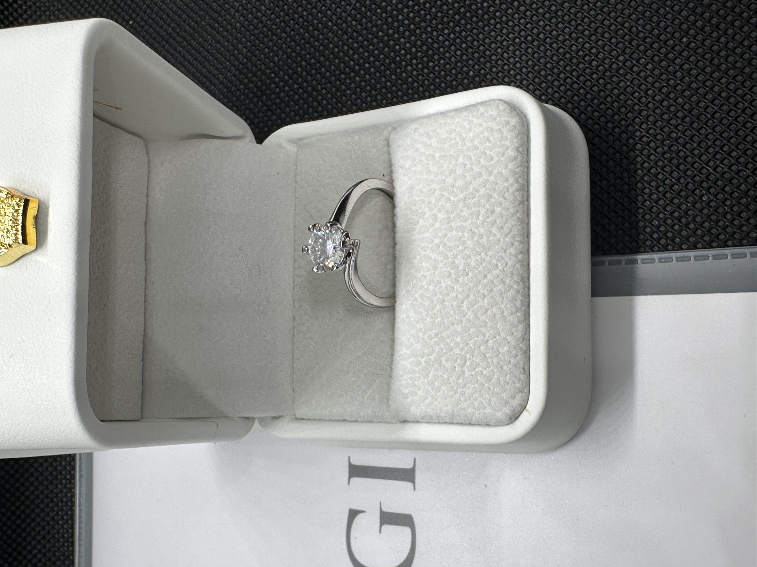 ダイヤの指輪 ダイヤモンド 天然ダイヤモンド1.01ct GIA鑑定書 AU750指輪