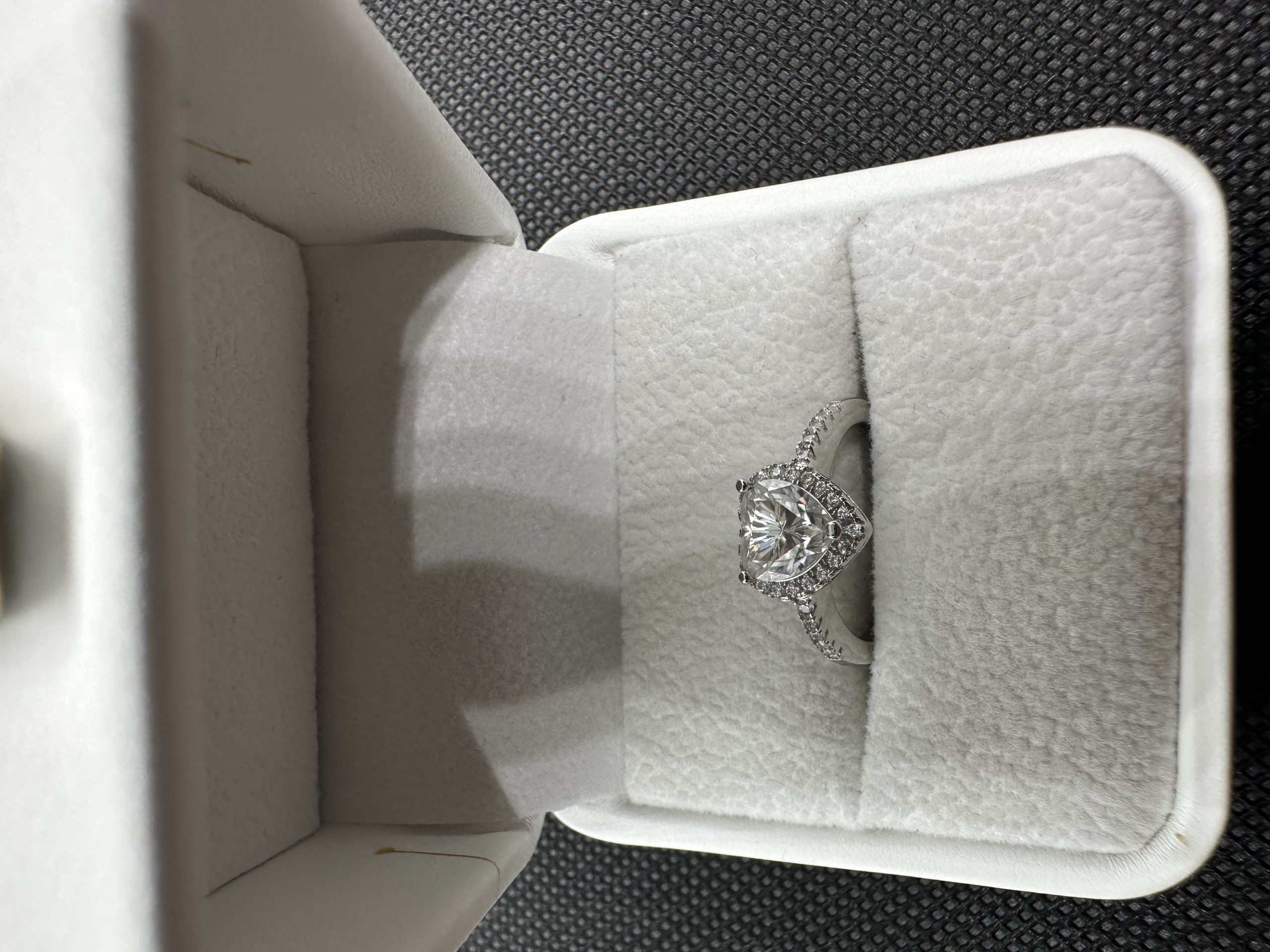 ダイヤの指輪 1 カラット 天然ダイヤモンド1.01ct GIA鑑定書 AU750指輪