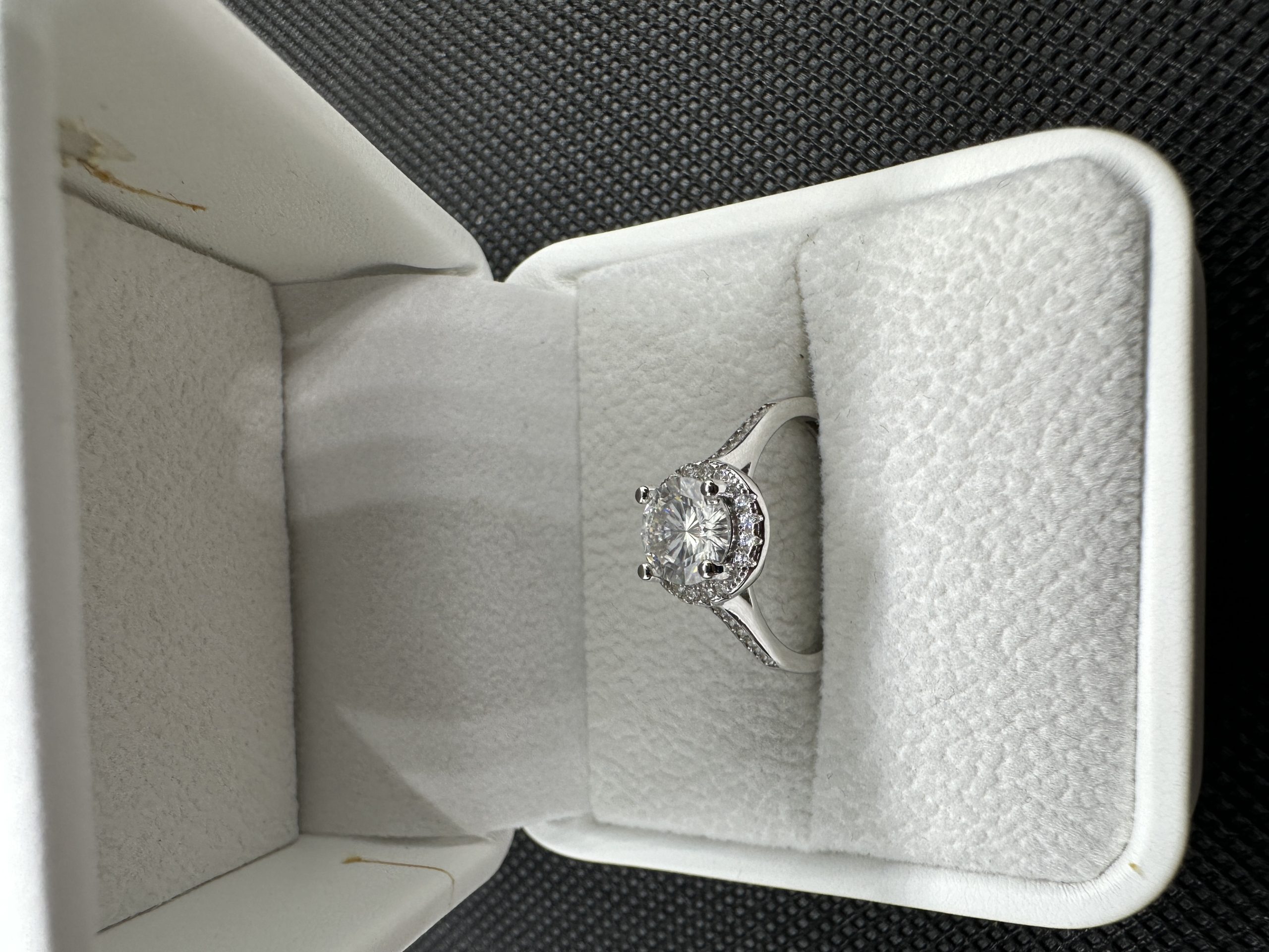 ダイヤの指輪 gia 鑑定書 天然ダイヤモンド1.01ct GIA鑑定書 AU750指輪