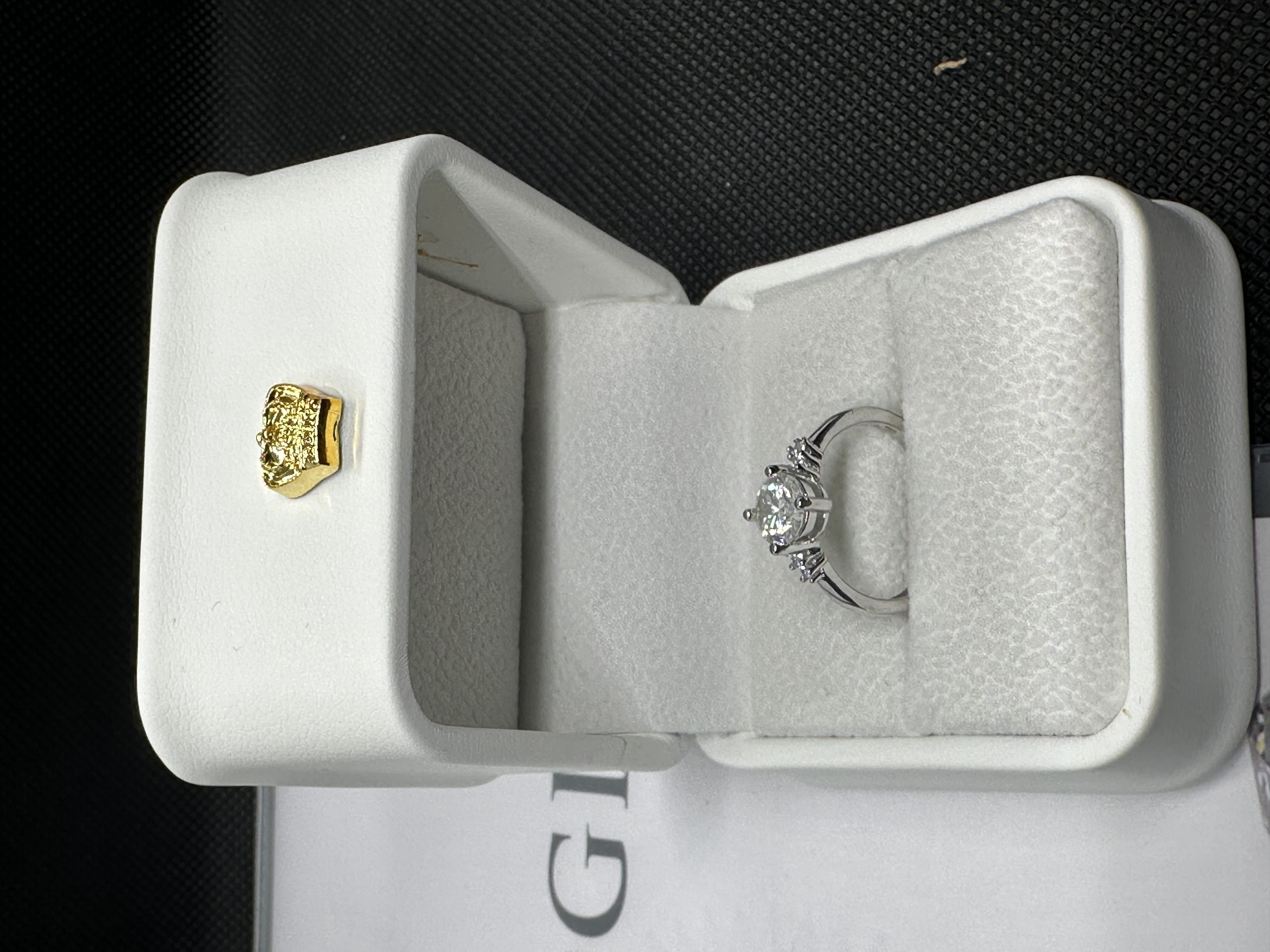 ダイヤの指輪 一 粒 ダイヤ 指輪 天然ダイヤモンド1.01ct GIA鑑定書 AU750指輪