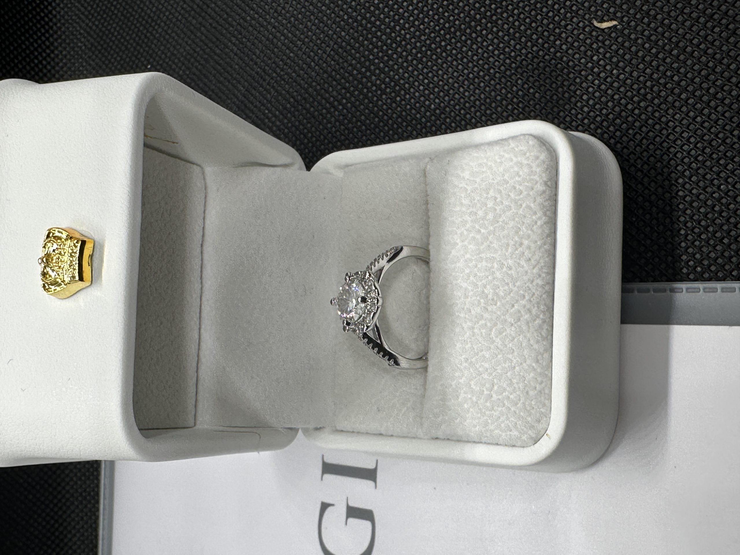 ダイヤの指輪 エタニティー リング 天然ダイヤモンド1.01ct GIA鑑定書 AU750指輪